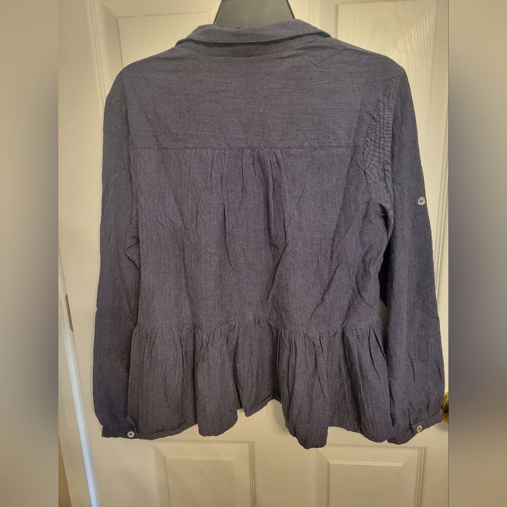 NWT Women's Young Threads Navy Button-Down Peplum Shirt - Picture 3 of 6